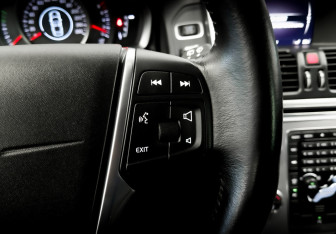 Подержанный автомобиль Volvo XC60 2017 года (27 фото)