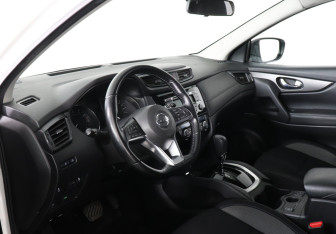 Подержанный автомобиль Nissan Qashqai 2021 года (9 фото)