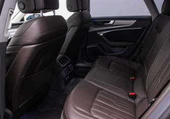 Подержанный автомобиль Audi A7 2018 года (11 фото)