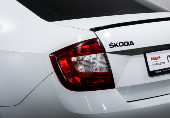 Подержанный автомобиль Skoda Rapid Liftback 2018 года (16 фото)