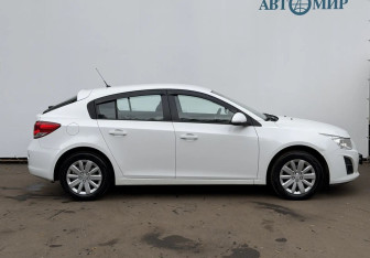 Подержанный автомобиль Chevrolet Cruze Hatchback 2014 года (4 фото)