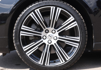 Подержанный автомобиль Volvo S90 2021 года (26 фото)