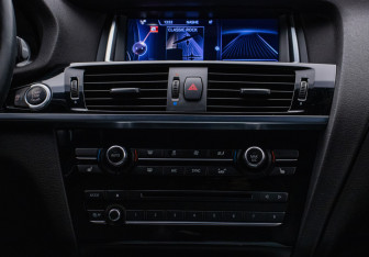 Подержанный автомобиль BMW X3 2014 года (14 фото)