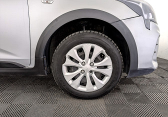 Подержанный автомобиль Kia Rio Hatchback 2021 года (18 фото)