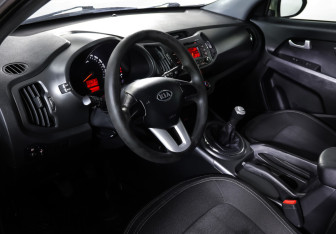 Подержанный автомобиль Kia Sportage 2011 года (15 фото)