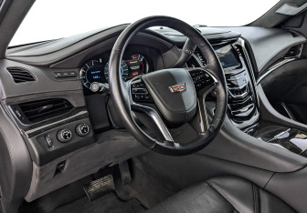 Подержанный автомобиль Cadillac Escalade Suv 2020 года (15 фото)