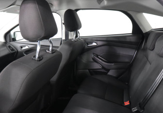 Подержанный автомобиль Ford Focus Hatchback 2018 года (12 фото)