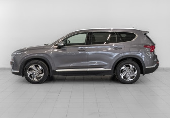 Подержанный автомобиль Hyundai Santa Fe 2022 года (8 фото)