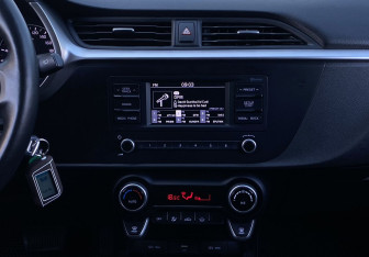 Подержанный автомобиль Kia Rio Hatchback 2021 года (12 фото)