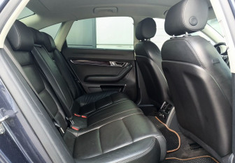 Подержанный автомобиль Audi A6 Sedan 2010 года (22 фото)