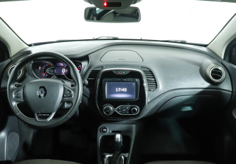 Подержанный автомобиль Renault Kaptur 2018 года (12 фото)