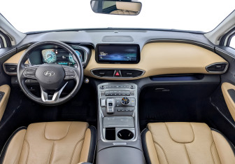 Подержанный автомобиль Hyundai Santa Fe 2022 года (14 фото)