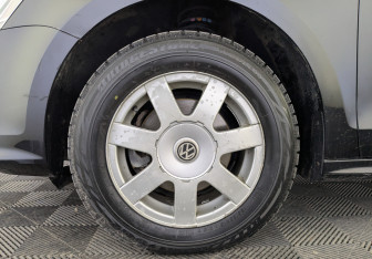 Подержанный автомобиль Volkswagen Jetta Sedan 2015 года (12 фото)