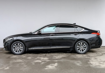 Подержанный автомобиль Genesis G80 2019 года (8 фото)