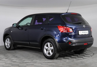 Подержанный автомобиль Nissan Qashqai 2008 года (7 фото)