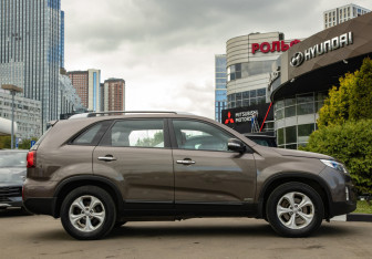 Подержанный автомобиль Kia Sorento 2013 года (3 фото)