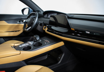 Подержанный автомобиль Changan UNI-K 2024 года (9 фото)