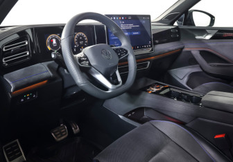 Подержанный автомобиль Volkswagen Tiguan 2024 года (17 фото)