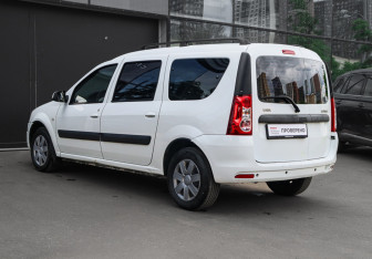 Подержанный автомобиль LADA (ВАЗ) Largus Wagon 2012 года (6 фото)