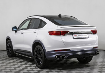 Подержанный автомобиль Geely Tugella 2022 года (7 фото)