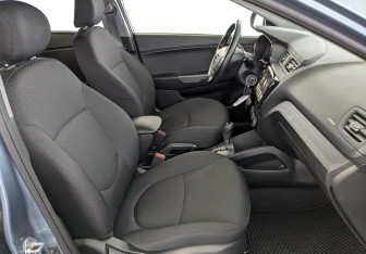 Подержанный автомобиль Kia Rio Sedan 2015 года (23 фото)