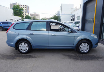 Подержанный автомобиль Ford Focus Wagon 2010 года (4 фото)