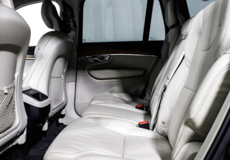 Подержанный автомобиль Volvo XC90 2017 года (12 фото)