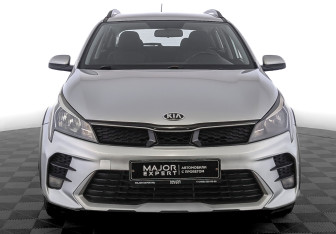 Подержанный автомобиль Kia Rio Hatchback 2021 года (2 фото)