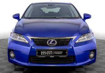 Подержанный автомобиль Lexus CT 2013 года (2 фото)