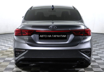 Подержанный автомобиль Kia Cerato Sedan 2021 года (4 фото)