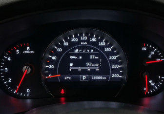 Подержанный автомобиль Kia Sorento 2016 года (19 фото)