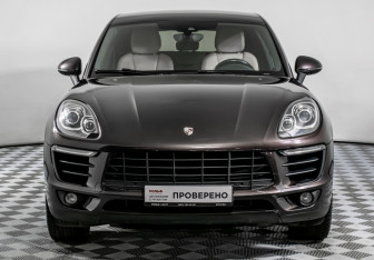 Подержанный автомобиль Porsche Macan 2017 года (2 фото)