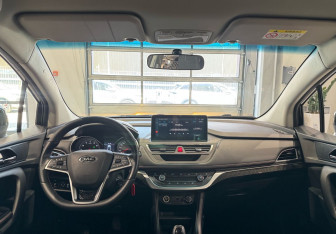 Подержанный автомобиль JAC JS3 2023 года (12 фото)