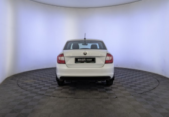 Подержанный автомобиль Skoda Rapid Liftback 2019 года (6 фото)