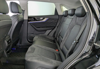 Подержанный автомобиль Hongqi HS5 2024 года (11 фото)