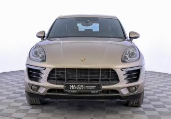 Подержанный автомобиль Porsche Macan 2016 года (2 фото)