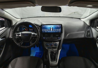 Подержанный автомобиль Ford Focus Hatchback 2012 года (11 фото)