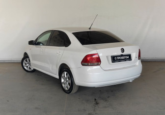Подержанный автомобиль Volkswagen Polo Sedan 2012 года (5 фото)