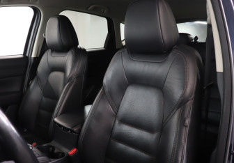 Подержанный автомобиль Mazda CX-5 2018 года (17 фото)