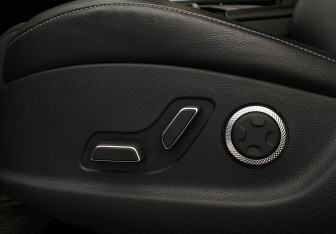 Подержанный автомобиль Genesis G80 2021 года (13 фото)