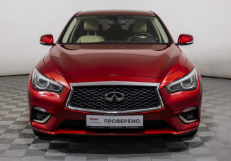 Подержанный автомобиль Infiniti Q50 2017 года (2 фото)