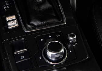 Подержанный автомобиль Mazda CX-5 2015 года (15 фото)