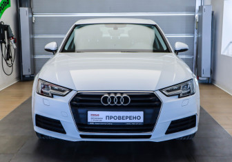 Подержанный автомобиль Audi A4 Sedan 2019 года (2 фото)
