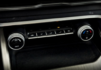 Подержанный автомобиль Geely Coolray 2022 года (25 фото)