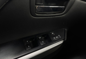 Подержанный автомобиль Mitsubishi Pajero Sport 2017 года (26 фото)