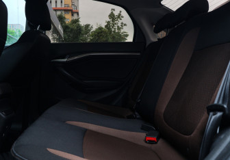 Подержанный автомобиль LADA (ВАЗ) Vesta Sedan 2018 года (8 фото)