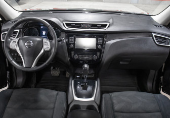 Подержанный автомобиль Nissan X-Trail 2016 года (14 фото)