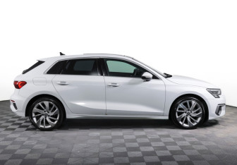 Подержанный автомобиль Audi A3 Hatchback 2020 года (4 фото)