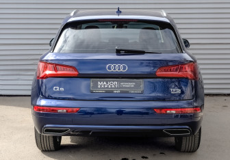 Подержанный автомобиль Audi Q5 2017 года (6 фото)
