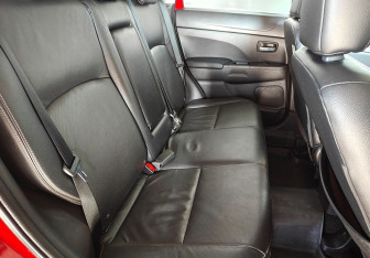 Подержанный автомобиль Mitsubishi ASX 2014 года (10 фото)